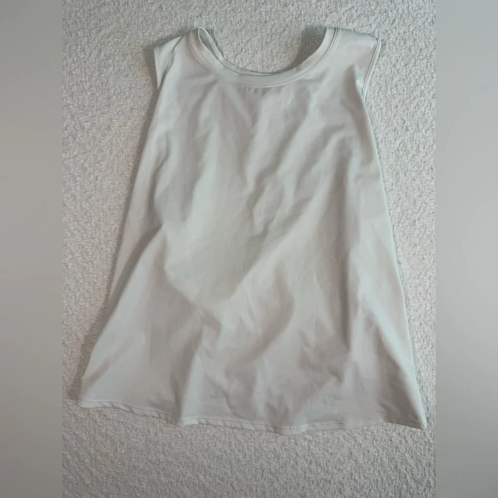 Halara womens Cut Out Crossover Hem Solid Yoga Tank Top white size large gym - Picture 1 of 3